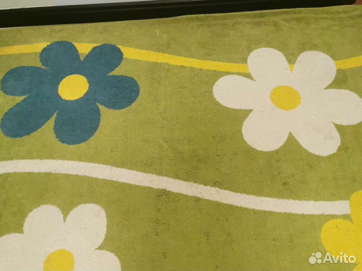 Продам ковёр 3 на 2