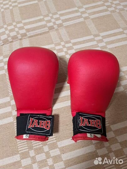 Перчатки для единоборств (карате)