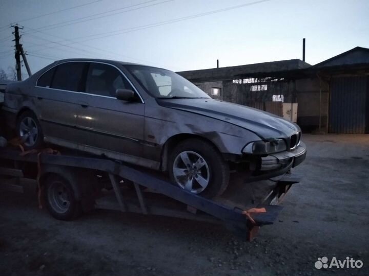 В разбор BMW 520i e39 запчасти
