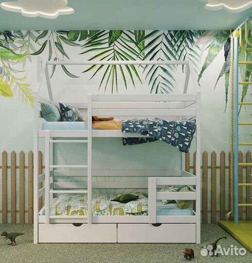 Кровать двухьярусная из массива новая