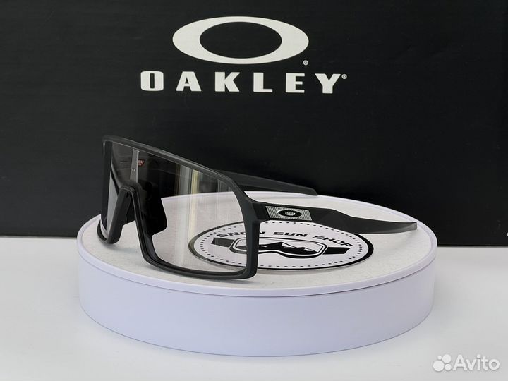 Солнцезащитные очки Oakley Sutro Photochromic