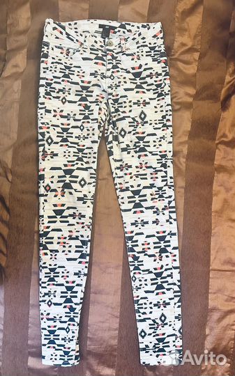 Редкие брюки H&M с этническим принтом р. 36