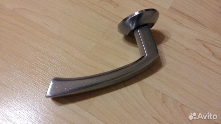 Ручка дверная Apecs левая