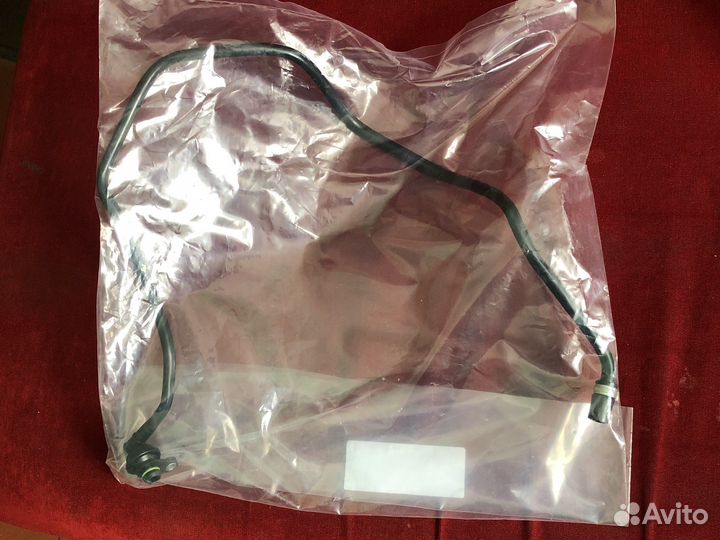 Трубка вентиляции двигателя Мерседес 270 мотор