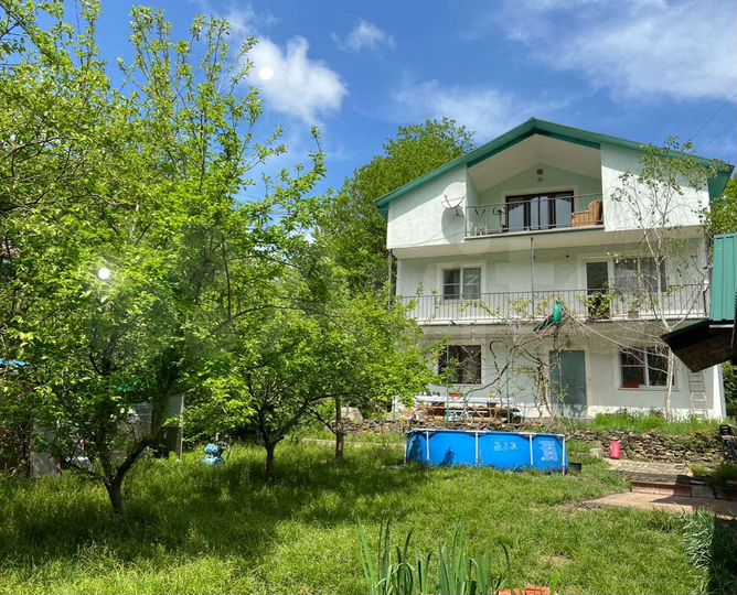 Дом 275 м² на участке 7 сот.