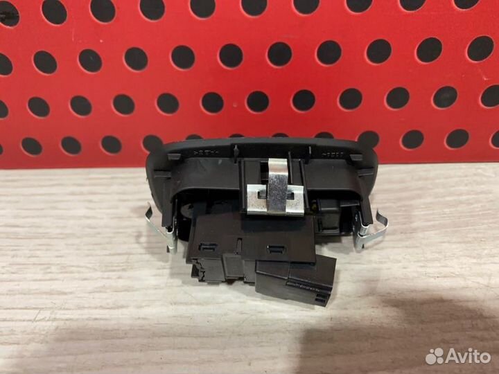 Кнопка стеклоподъемника Volvo Xc60 2019