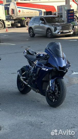 Yamaha YZF R1