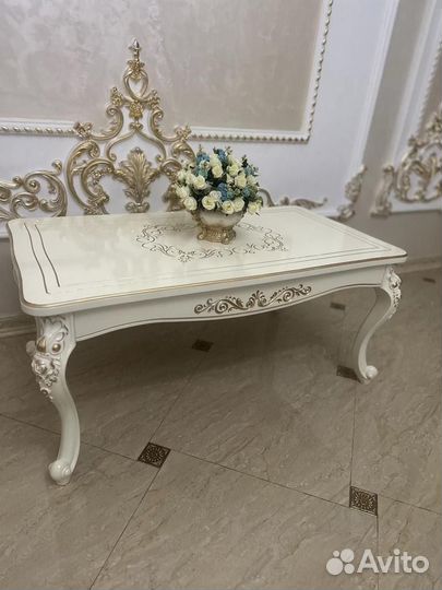 Журнальный стол