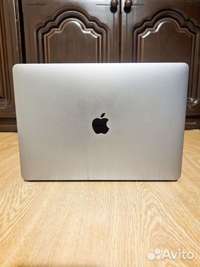 Macbook pro 13 2020 m1 8mb