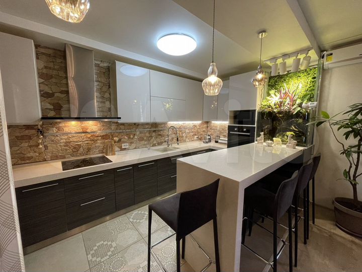 3-к. квартира, 117 м², 8/16 эт.
