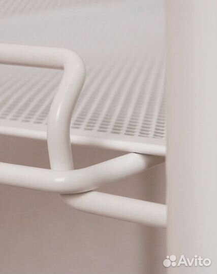 Медицинский столик на колесиках