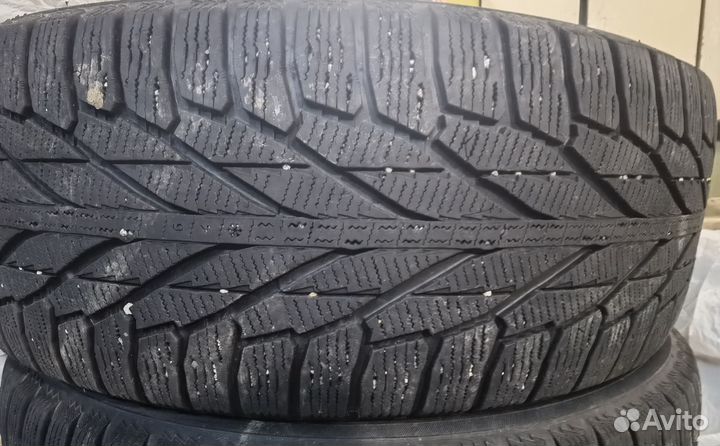 Шины зимние R 18 265 60 Nokian