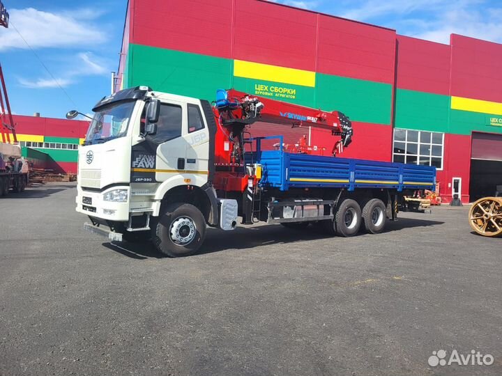 Бортовой грузовик FAW CA 3250 с КМУ SkyWay, 2024