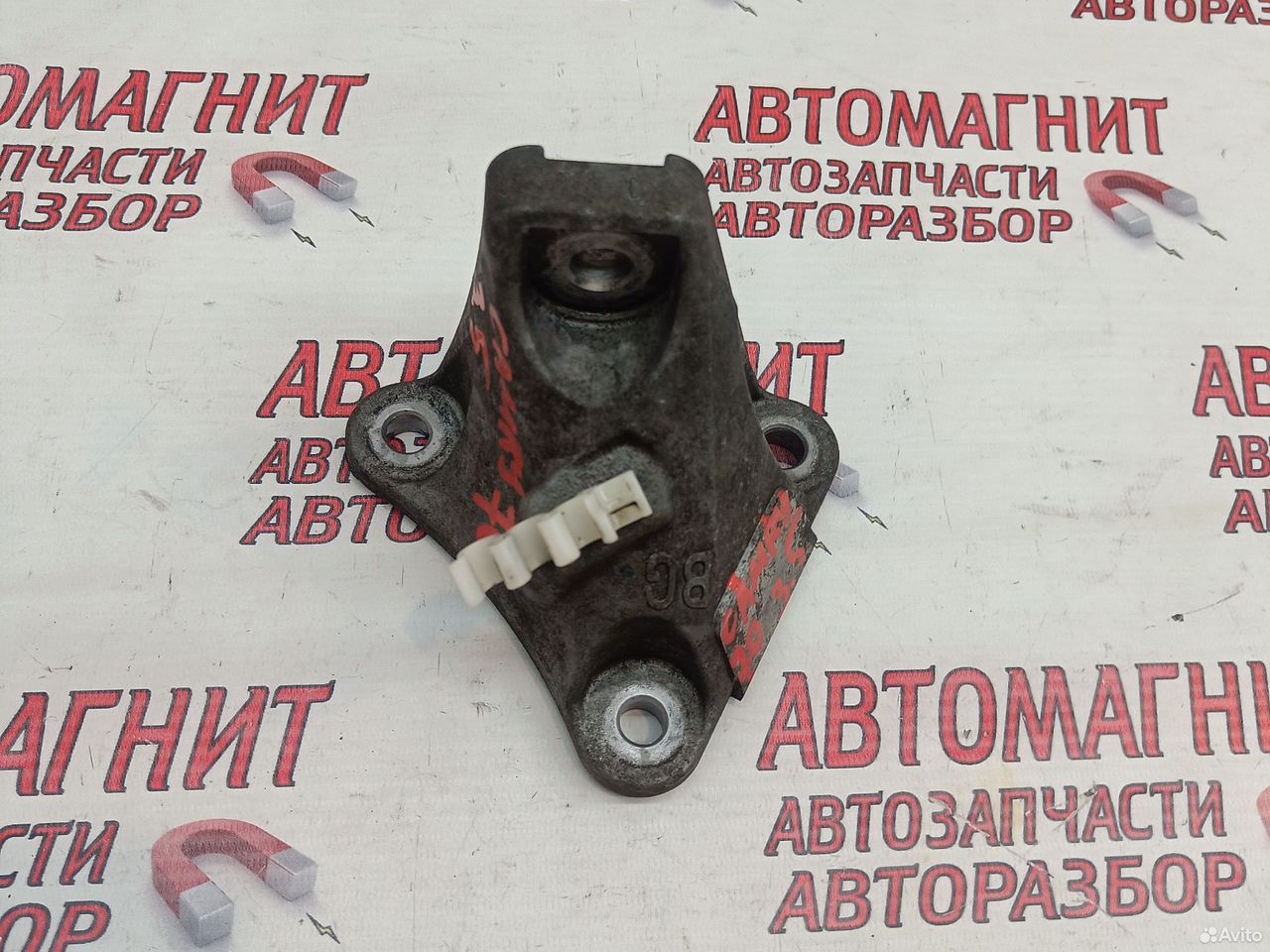 Кронштейн крепления АКПП Toyota Camry 70 3.5 2AR
