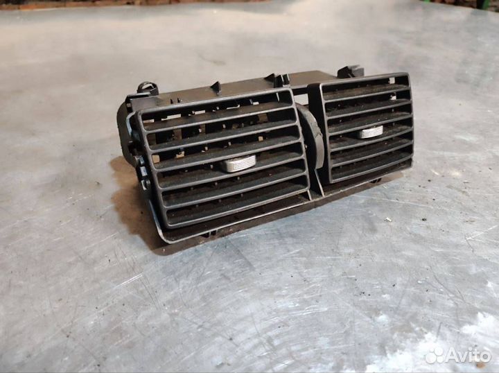 Дефлектор обдува салона Peugeot 307 2005