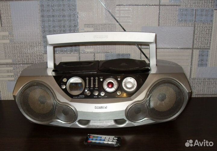 Бумбокс Philips с Bluetooth и флешкой