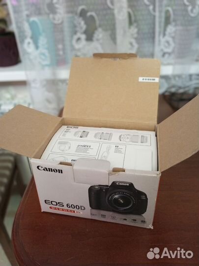 Зеркальный фотоаппарат canon eos 600D