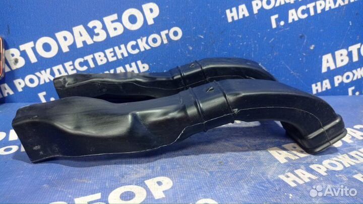 Воздуховод Mercedes-Benz W211 универсал M271956