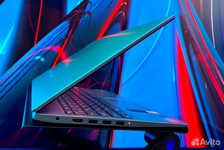 Игровой ноутбук с Full HD + гарантия