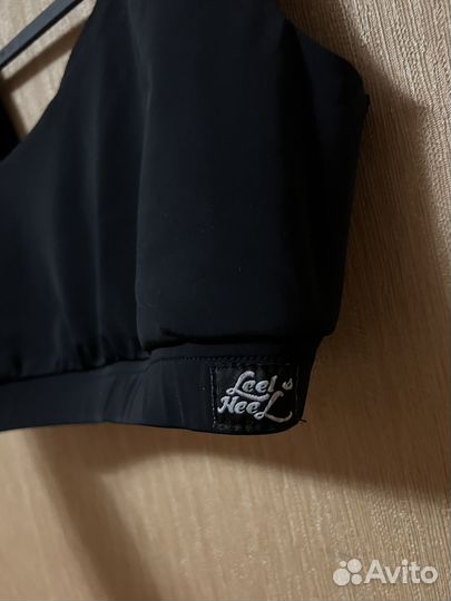 Спортивный топ черный feel & heel