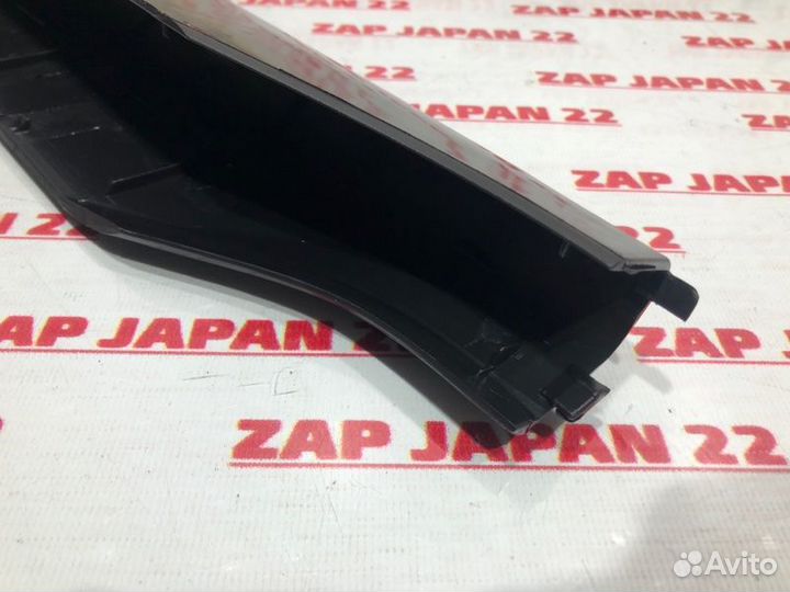 Крышка рейлинга задняя левая Toyota Land Cruiser