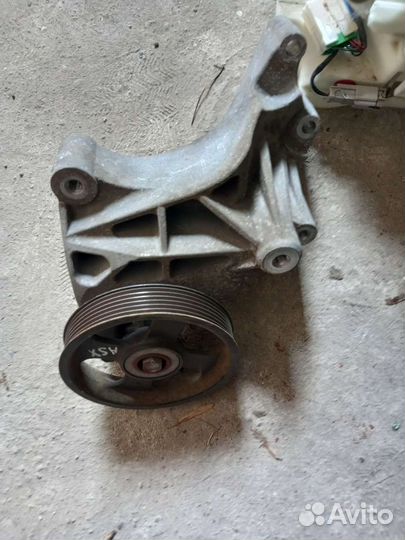 Mitsubishi asx кронштейн гур