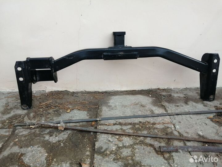 Фаркоп на toyota land cruiser