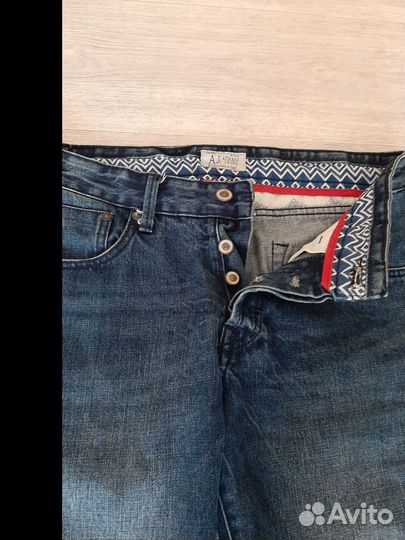 Джинсы armani