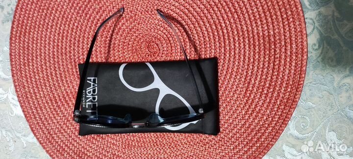 Солнцезащитные очки женские брендовые