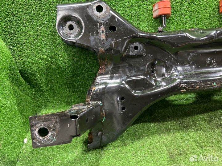 Балка подвески передняя Volkswagen Polo седан 1