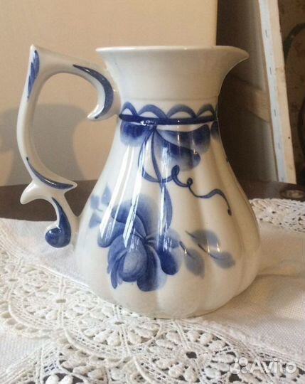 Фарфоровое блюдо гжель, молочник гжель