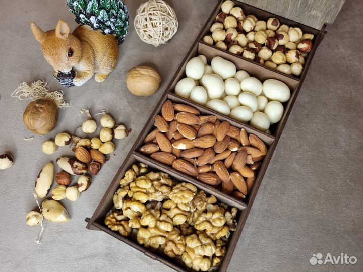 Подарочный набор с орехами, сухофруктом