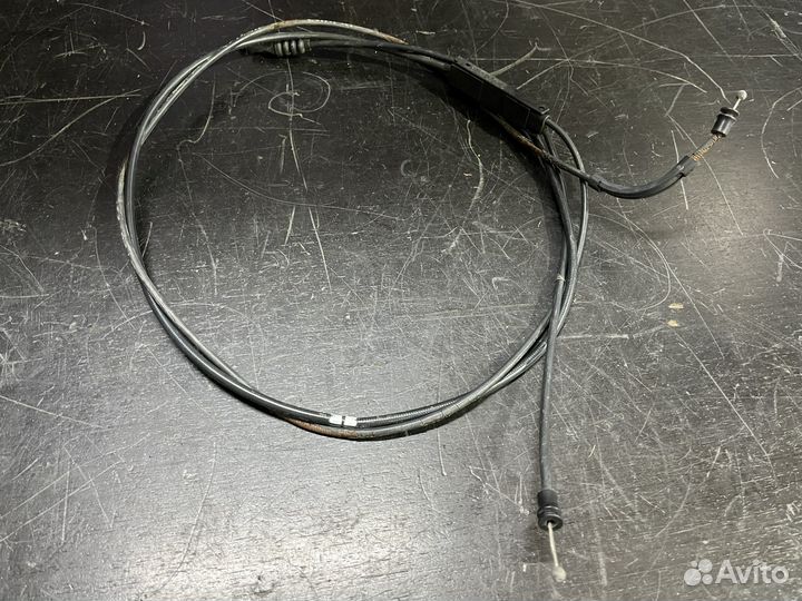 Трос капота мерседес w212
