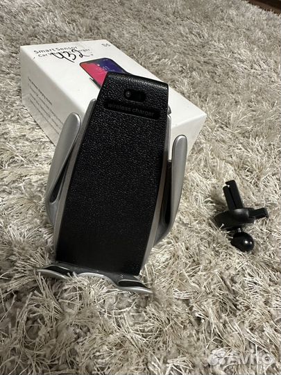 Беспроводная зарядка в машину SMART Sensor