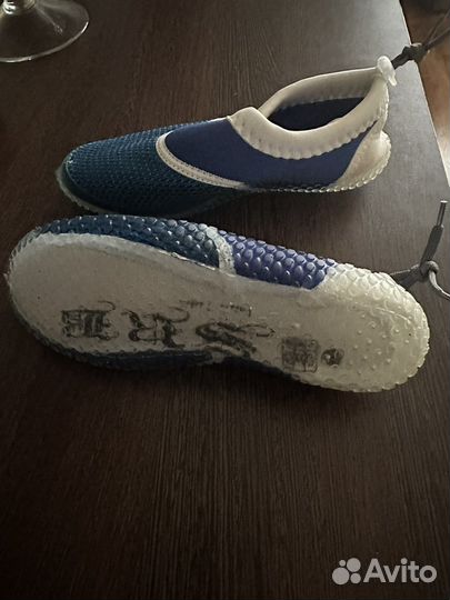 Аквашузы новые р.35