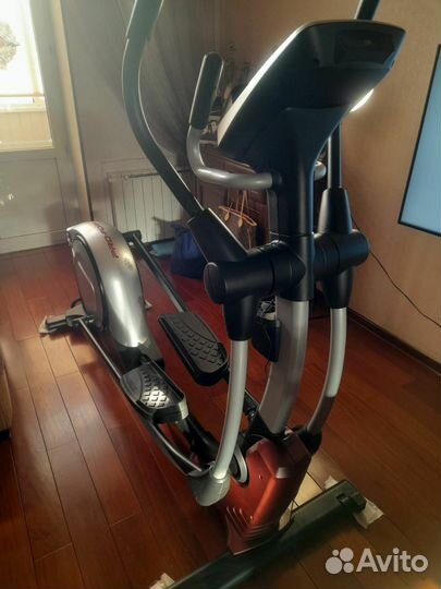 Эллиптический тренажер