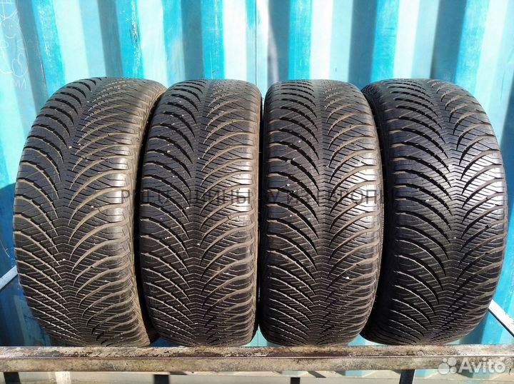Goodyear Vector 4Seasons Gen-2 225/45 R17 99Q