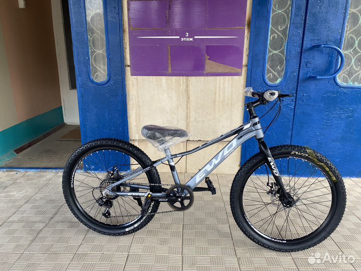 Новый алюминиевый велосипед 24д