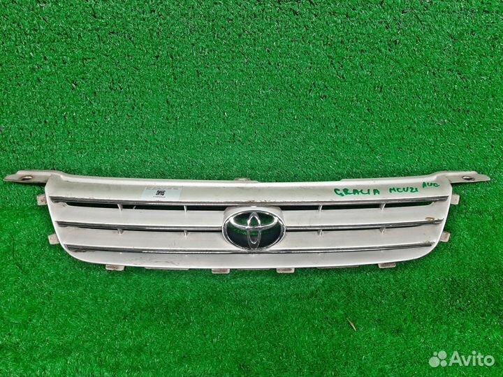 Решетка радиатора toyota camry gracia MCV21 53111