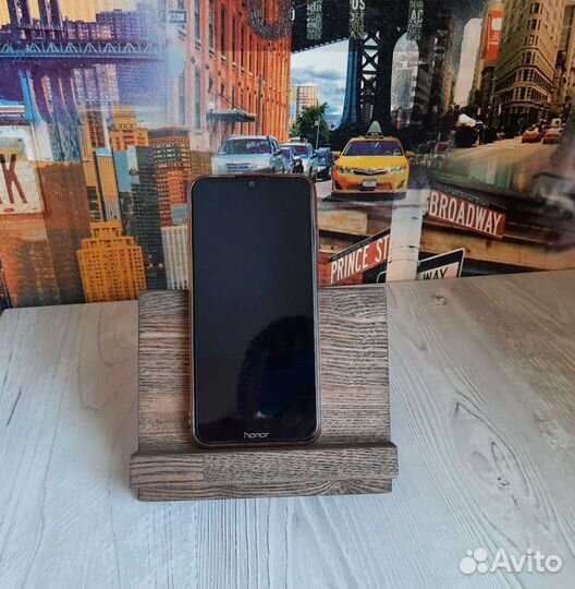 Подставка для телефона из дерева