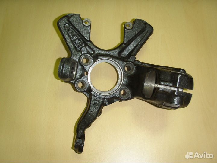 Кулак левый правый для Фольксваген Джетта 6