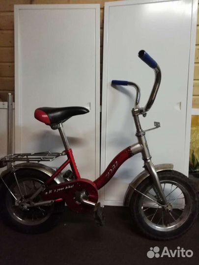 Продаётся детский велосипед от 3-х до 5 лет. В хор