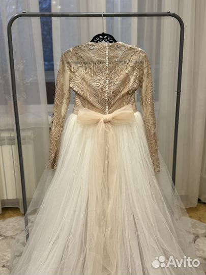 Свадебное платье 42 44 бу