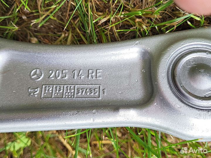 Рычаг передний поперечный правый Mercedes W205