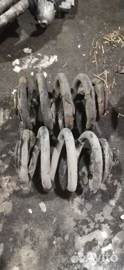 Пружины задние Mercedes Benz Vito W638