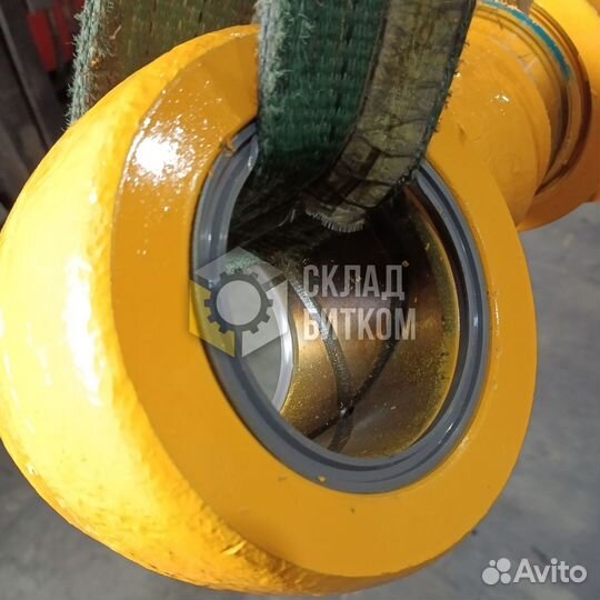 Гидроцилиндр стрелы Hyundai HX210S