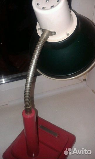 Настольный светильник с регулировкой яркости