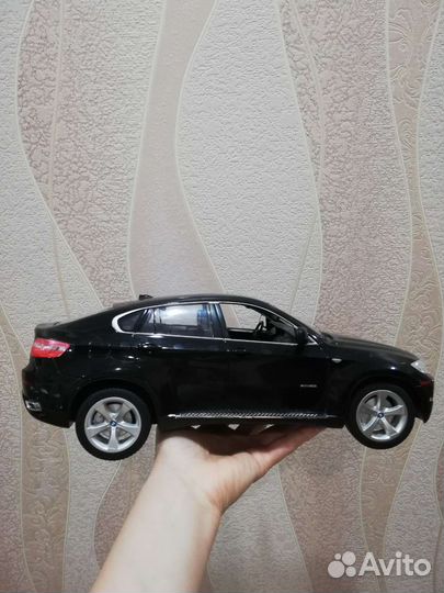 Модель BMW X6 в масштабе 1:14