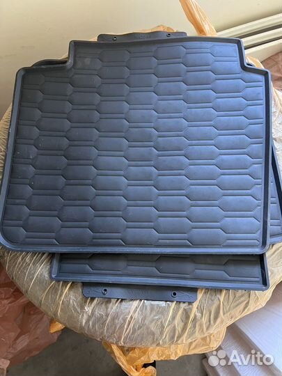 Автомобильные коврики резиновые на Mazda6