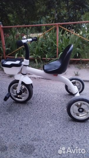 Трехколесный велосипед